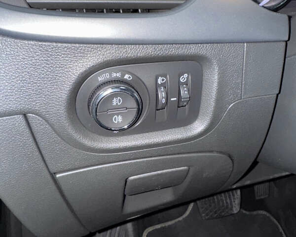 Черный Опель Астра, объемом двигателя 1.6 л и пробегом 195 тыс. км за 11990 $, фото 5 на Automoto.ua