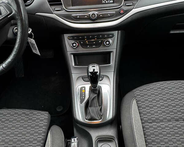 Черный Опель Астра, объемом двигателя 1.5 л и пробегом 141 тыс. км за 14700 $, фото 16 на Automoto.ua