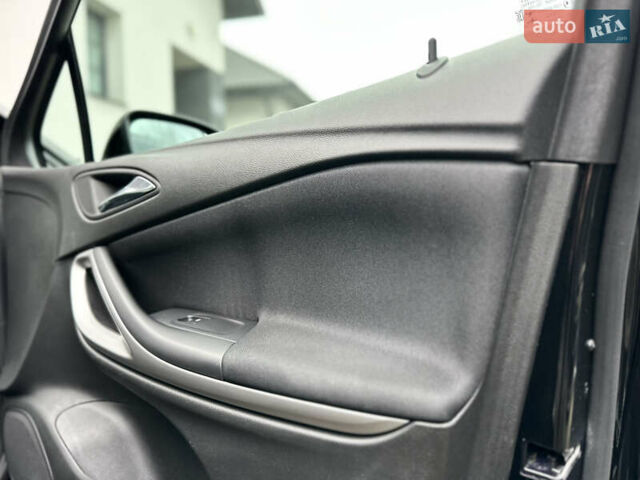 Чорний Опель Астра, об'ємом двигуна 1.5 л та пробігом 103 тис. км за 14499 $, фото 66 на Automoto.ua