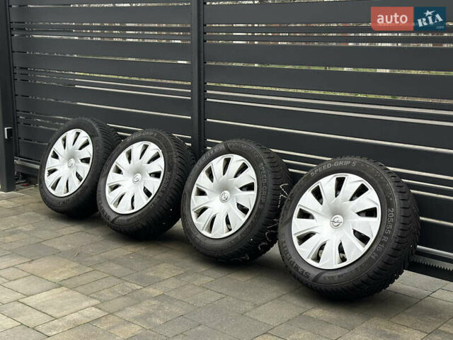 Чорний Опель Астра, об'ємом двигуна 1.5 л та пробігом 103 тис. км за 14499 $, фото 75 на Automoto.ua