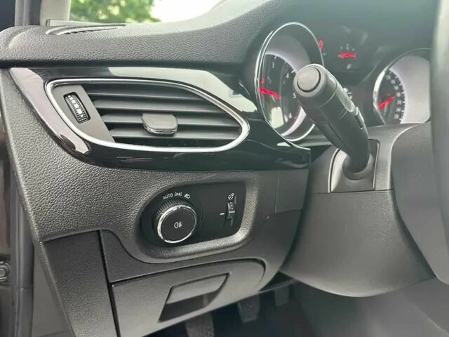 Черный Опель Астра, объемом двигателя 1.5 л и пробегом 22 тыс. км за 11000 $, фото 7 на Automoto.ua