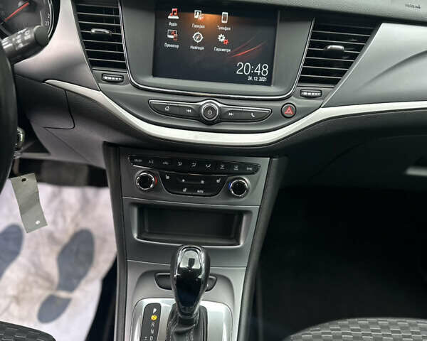 Черный Опель Астра, объемом двигателя 1.5 л и пробегом 125 тыс. км за 13700 $, фото 17 на Automoto.ua