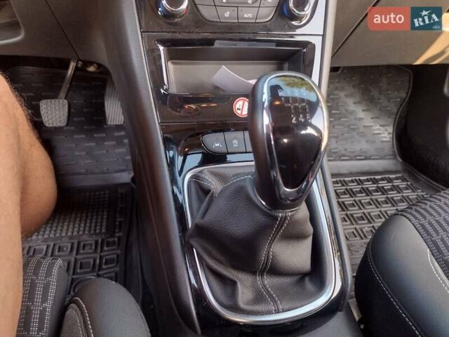 Черный Опель Астра, объемом двигателя 1.5 л и пробегом 120 тыс. км за 13500 $, фото 23 на Automoto.ua