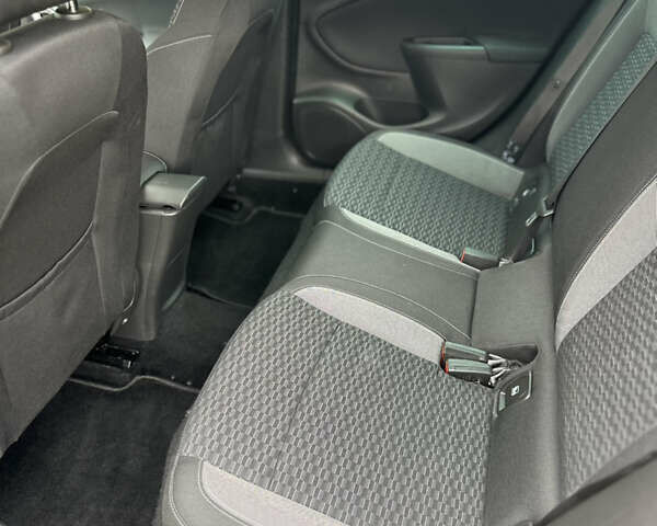 Черный Опель Астра, объемом двигателя 1.5 л и пробегом 125 тыс. км за 13700 $, фото 23 на Automoto.ua