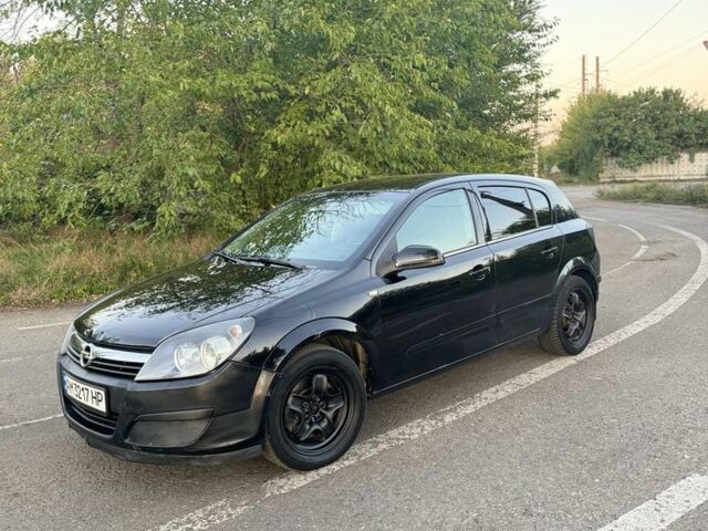 Черный Опель Астра, объемом двигателя 1.9 л и пробегом 280 тыс. км за 3700 $, фото 1 на Automoto.ua