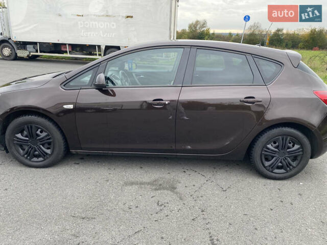 Коричневый Опель Астра, объемом двигателя 1.69 л и пробегом 278 тыс. км за 6900 $, фото 4 на Automoto.ua