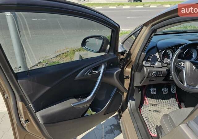 Коричневый Опель Астра, объемом двигателя 1.7 л и пробегом 245 тыс. км за 9000 $, фото 5 на Automoto.ua