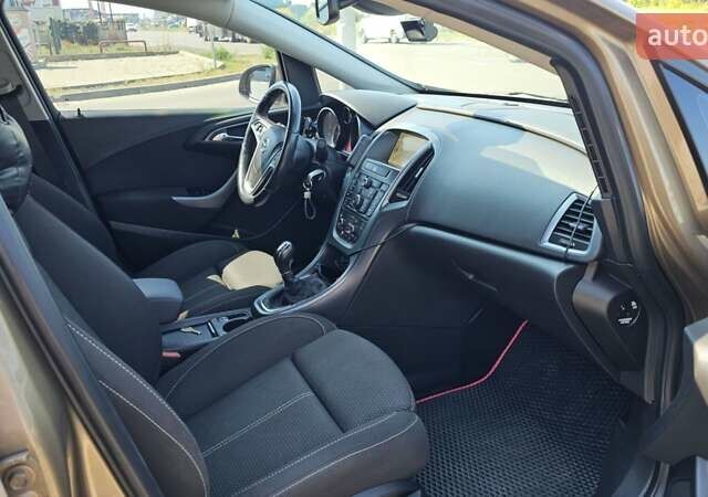 Коричневый Опель Астра, объемом двигателя 1.7 л и пробегом 245 тыс. км за 9000 $, фото 7 на Automoto.ua