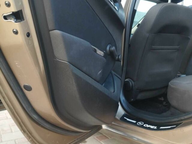 Коричневый Опель Астра, объемом двигателя 1.7 л и пробегом 206 тыс. км за 7800 $, фото 22 на Automoto.ua