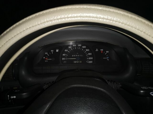 Красный Опель Астра, объемом двигателя 1.4 л и пробегом 350 тыс. км за 1700 $, фото 4 на Automoto.ua