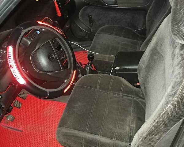 Красный Опель Астра, объемом двигателя 1.6 л и пробегом 100 тыс. км за 1150 $, фото 13 на Automoto.ua