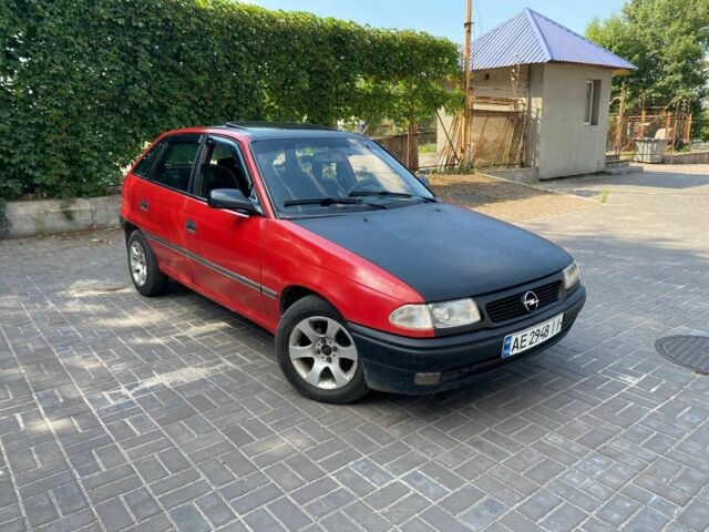 Червоний Опель Астра, об'ємом двигуна 1.6 л та пробігом 400 тис. км за 1500 $, фото 3 на Automoto.ua