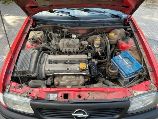 Червоний Опель Астра, об'ємом двигуна 1.6 л та пробігом 400 тис. км за 1850 $, фото 8 на Automoto.ua