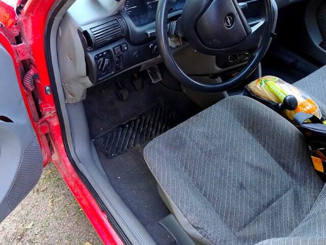 Красный Опель Астра, объемом двигателя 1.6 л и пробегом 200 тыс. км за 1850 $, фото 5 на Automoto.ua