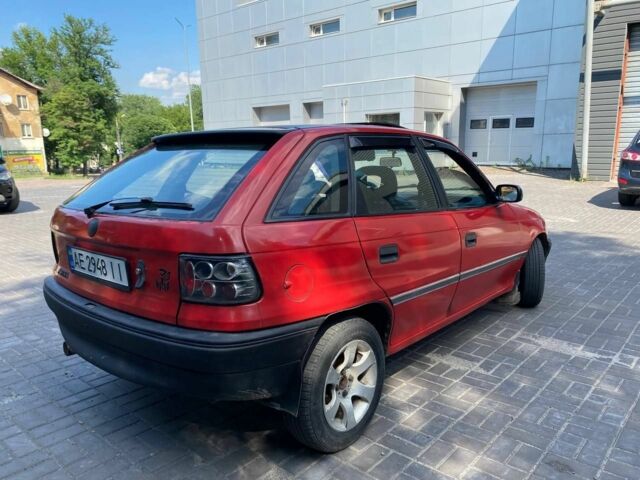 Червоний Опель Астра, об'ємом двигуна 1.6 л та пробігом 400 тис. км за 1500 $, фото 5 на Automoto.ua