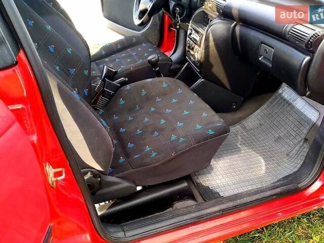 Червоний Опель Астра, об'ємом двигуна 1.6 л та пробігом 226 тис. км за 2500 $, фото 1 на Automoto.ua