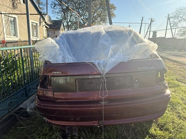 Красный Опель Астра, объемом двигателя 1.6 л и пробегом 400 тыс. км за 550 $, фото 8 на Automoto.ua