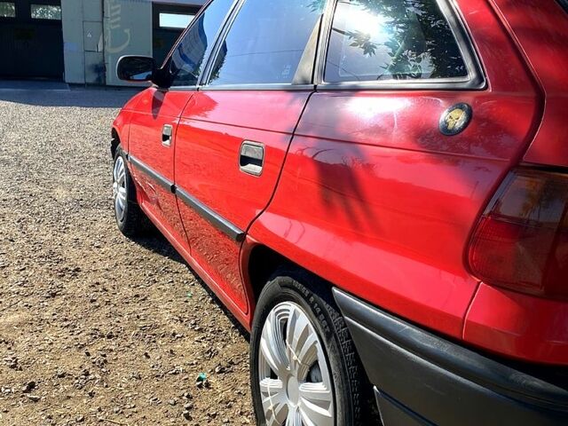 Червоний Опель Астра, об'ємом двигуна 1.4 л та пробігом 348 тис. км за 2500 $, фото 2 на Automoto.ua