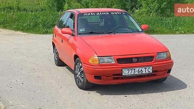 Червоний Опель Астра, об'ємом двигуна 1.6 л та пробігом 300 тис. км за 1100 $, фото 3 на Automoto.ua