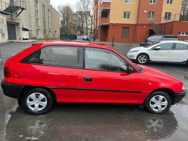 Опель Астра 1997 в Тернополе на Automoto.ua Красный Опель Астра, объемом двигателя 1.4 л и пробегом 200 тыс. км за 1900 $, фото 1 на Automoto.ua