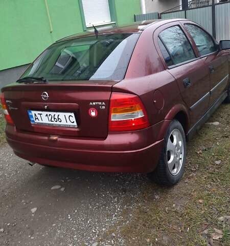 Красный Опель Астра, объемом двигателя 1.6 л и пробегом 250 тыс. км за 2700 $, фото 5 на Automoto.ua