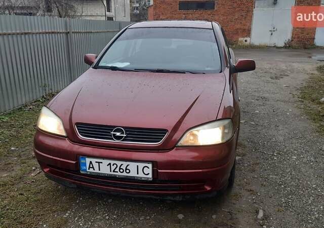 Красный Опель Астра, объемом двигателя 1.6 л и пробегом 250 тыс. км за 2700 $, фото 1 на Automoto.ua