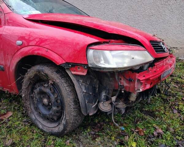 Красный Опель Астра, объемом двигателя 1.8 л и пробегом 209 тыс. км за 1700 $, фото 1 на Automoto.ua