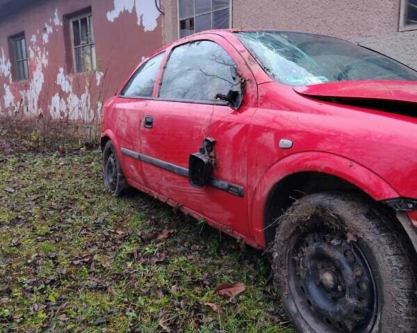 Красный Опель Астра, объемом двигателя 1.8 л и пробегом 209 тыс. км за 1700 $, фото 2 на Automoto.ua