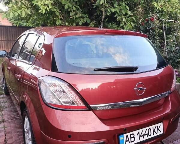 Красный Опель Астра, объемом двигателя 1.8 л и пробегом 183 тыс. км за 6000 $, фото 5 на Automoto.ua