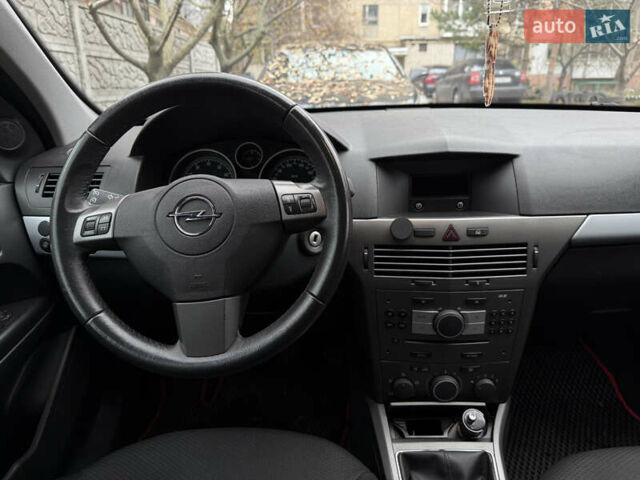 Червоний Опель Астра, об'ємом двигуна 1.4 л та пробігом 172 тис. км за 5200 $, фото 9 на Automoto.ua