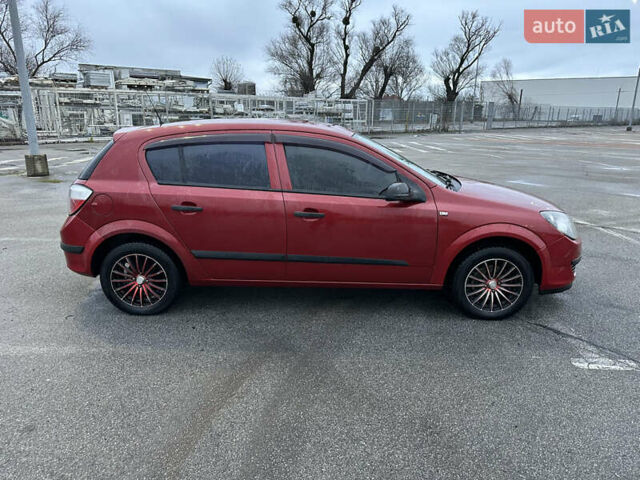 Червоний Опель Астра, об'ємом двигуна 1.36 л та пробігом 267 тис. км за 4000 $, фото 5 на Automoto.ua