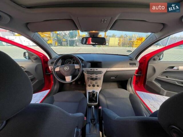 Красный Опель Астра, объемом двигателя 1.6 л и пробегом 205 тыс. км за 5000 $, фото 7 на Automoto.ua