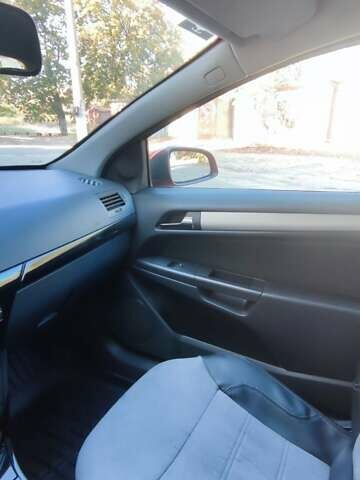 Красный Опель Астра, объемом двигателя 1.6 л и пробегом 203 тыс. км за 5300 $, фото 15 на Automoto.ua