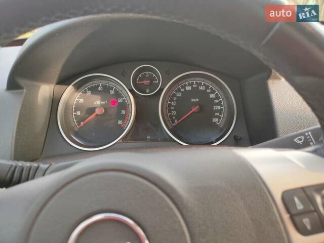 Красный Опель Астра, объемом двигателя 1.6 л и пробегом 198 тыс. км за 5400 $, фото 7 на Automoto.ua