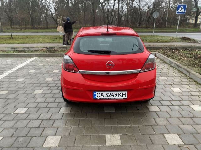 Красный Опель Астра, объемом двигателя 1.8 л и пробегом 266 тыс. км за 5300 $, фото 2 на Automoto.ua