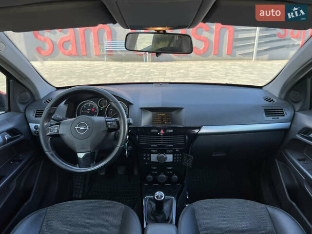 Красный Опель Астра, объемом двигателя 1.69 л и пробегом 300 тыс. км за 4199 $, фото 28 на Automoto.ua