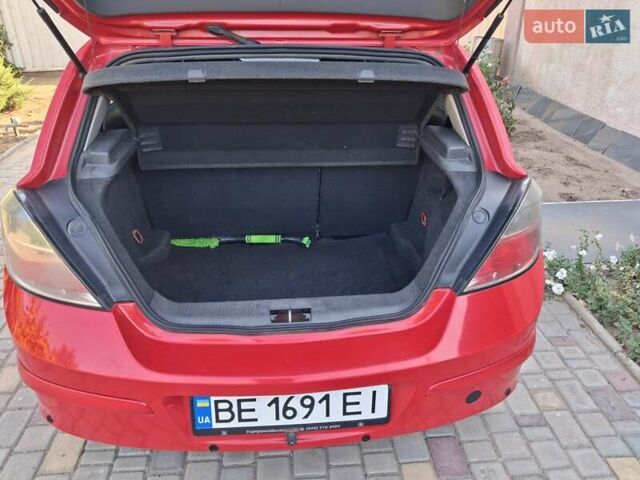 Красный Опель Астра, объемом двигателя 1.6 л и пробегом 226 тыс. км за 5200 $, фото 4 на Automoto.ua