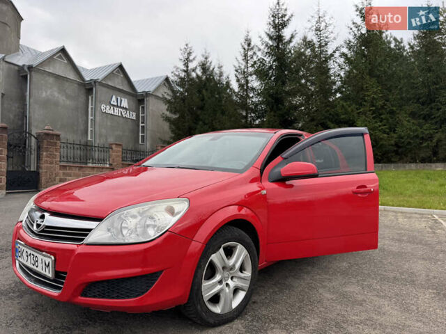 Опель Астра 2009 у Рівному на Automoto.ua Червоний Опель Астра, об'ємом двигуна 1.8 л та пробігом 165 тис. км за 4750 $, фото 1 на Automoto.ua
