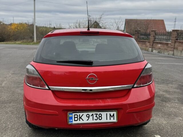 Опель Астра 2009 в Ровно на Automoto.ua Красный Опель Астра, объемом двигателя 1.8 л и пробегом 165 тыс. км за 4750 $, фото 1 на Automoto.ua
