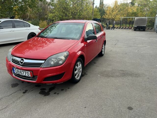 Красный Опель Астра, объемом двигателя 1.7 л и пробегом 220 тыс. км за 2450 $, фото 1 на Automoto.ua