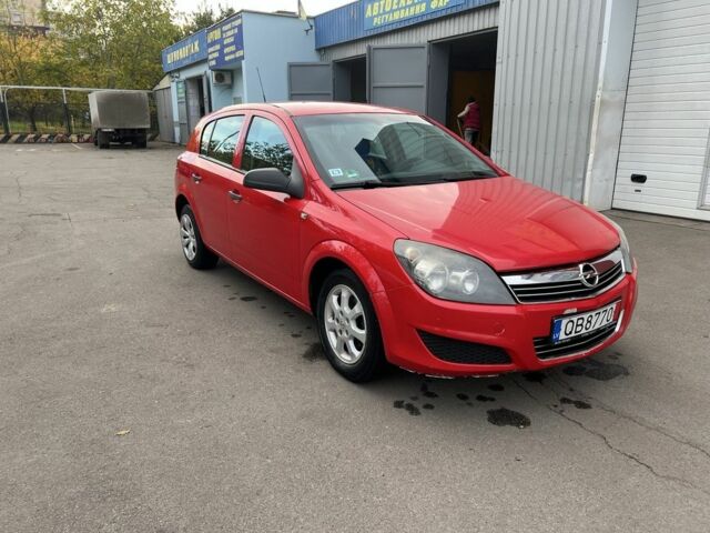 Красный Опель Астра, объемом двигателя 1.7 л и пробегом 220 тыс. км за 2450 $, фото 2 на Automoto.ua