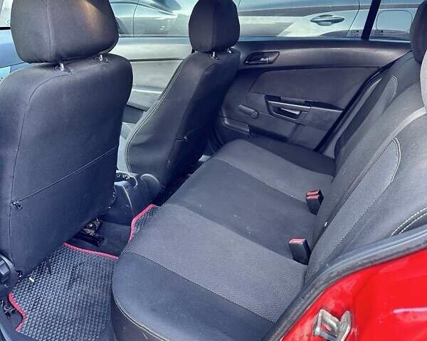 Красный Опель Астра, объемом двигателя 1.36 л и пробегом 275 тыс. км за 4800 $, фото 7 на Automoto.ua