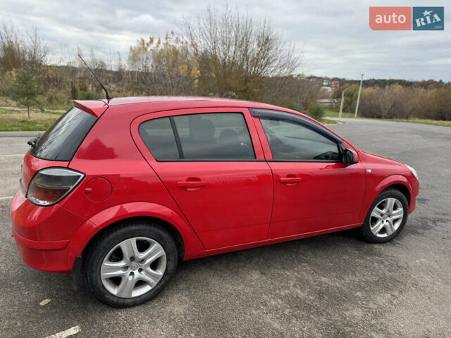 Опель Астра 2009 у Рівному на Automoto.ua Червоний Опель Астра, об'ємом двигуна 1.8 л та пробігом 165 тис. км за 4750 $, фото 4 на Automoto.ua