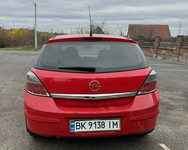 Опель Астра 2009 у Рівному на Automoto.ua Червоний Опель Астра, об'ємом двигуна 1.8 л та пробігом 165 тис. км за 4750 $, фото 3 на Automoto.ua