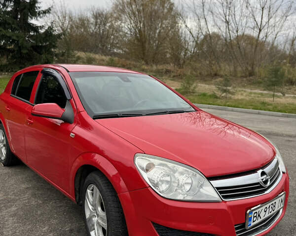 Опель Астра 2009 у Рівному на Automoto.ua Червоний Опель Астра, об'ємом двигуна 1.8 л та пробігом 165 тис. км за 4750 $, фото 5 на Automoto.ua
