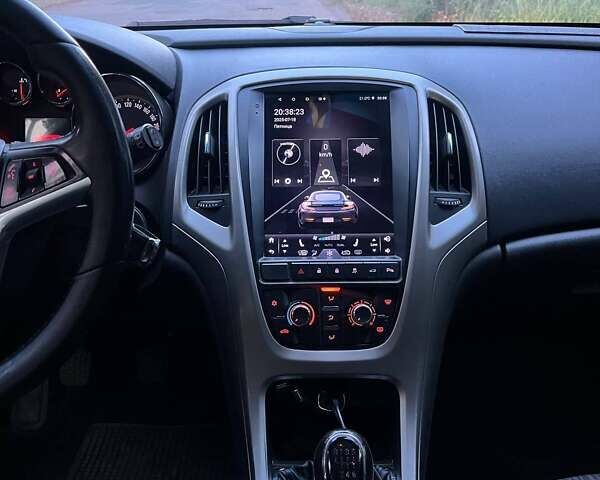 Красный Опель Астра, объемом двигателя 1.69 л и пробегом 329 тыс. км за 5800 $, фото 14 на Automoto.ua