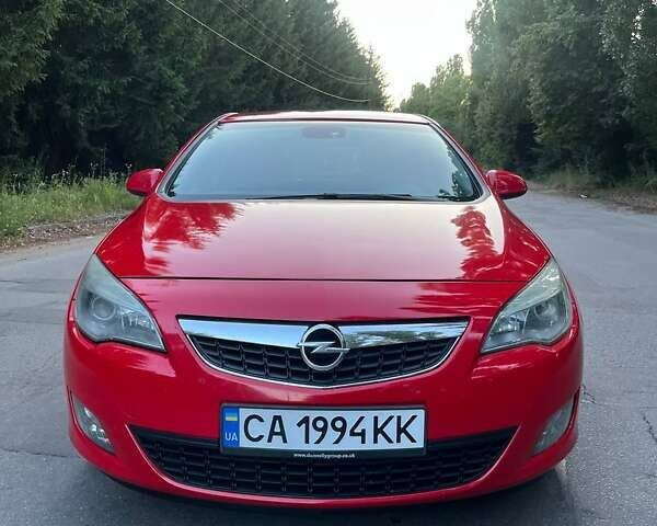 Красный Опель Астра, объемом двигателя 1.69 л и пробегом 329 тыс. км за 5800 $, фото 7 на Automoto.ua