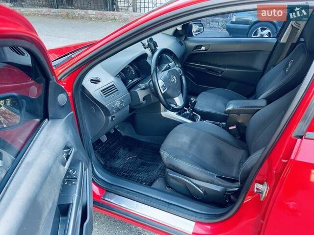 Красный Опель Астра, объемом двигателя 1.78 л и пробегом 195 тыс. км за 4450 $, фото 6 на Automoto.ua