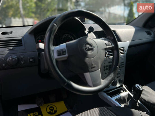 Червоний Опель Астра, об'ємом двигуна 1.6 л та пробігом 127 тис. км за 8200 $, фото 14 на Automoto.ua
