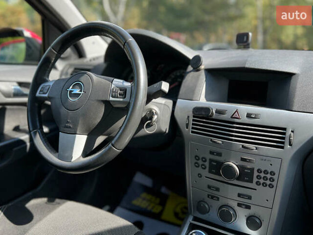 Червоний Опель Астра, об'ємом двигуна 1.6 л та пробігом 127 тис. км за 8200 $, фото 11 на Automoto.ua